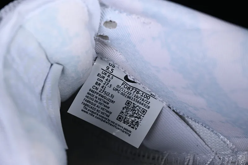 All Categories Nk SB Dunk Series Nk SB Dunk Low Low-top sneakers C version Concepts x Nk Dunk Low Pro SB "White lobster" full-layer white lobster SB low-top sports and leisure sneakers FD8776-100